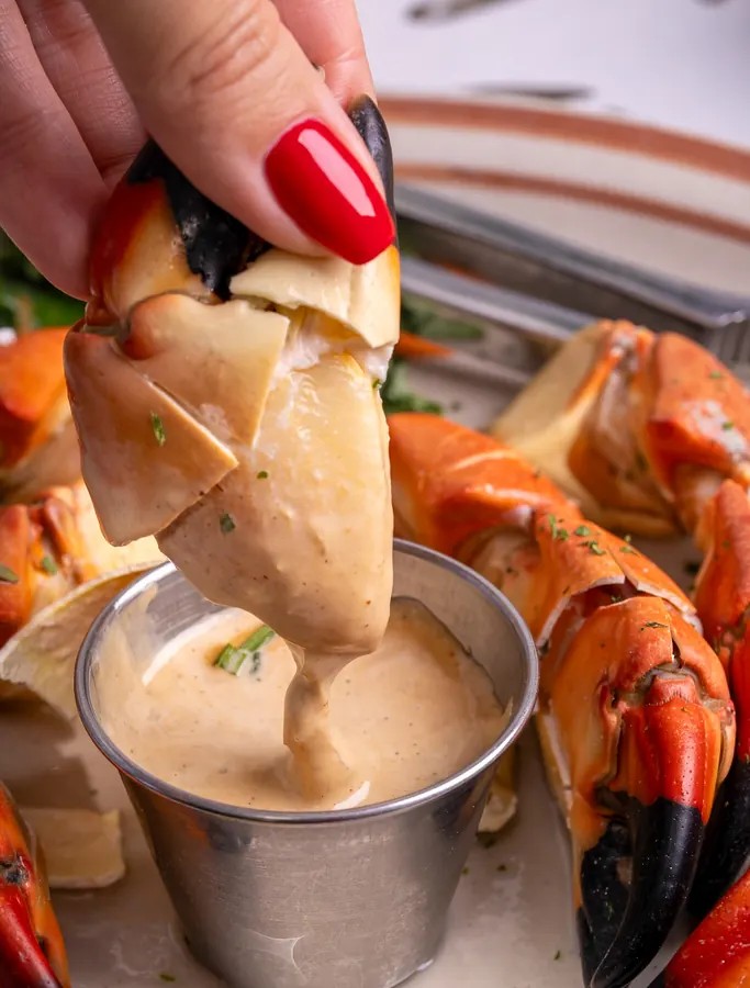 Stone crab post